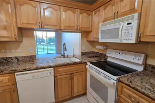 9230 Lagoon Pl, Davie, FL 33324 - Photo 5