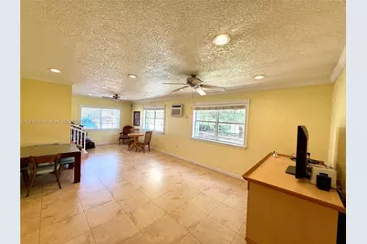 174 E 41st St, Hialeah, FL 33013 - Photo 13