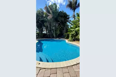 1577 NE 48th Ct, Oakland Park, FL 33334 - Photo 17