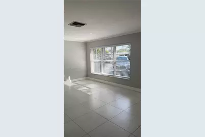 1577 NE 48th Ct, Oakland Park, FL 33334 - Photo 7