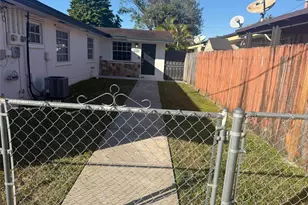 11007 SW 3rd St, Sweetwater, FL 33174 - Photo 27