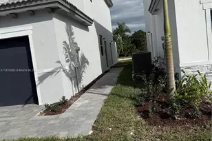 16225 SW 147th Ct, Miami, FL 33187 - Photo 3