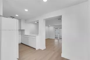 11030 SW 42nd St, Miami, FL 33165 - Photo 7
