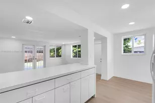 11030 SW 42nd St, Miami, FL 33165 - Photo 9