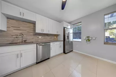 12125 NE 5th Ave, North Miami, FL 33161 - Photo 17