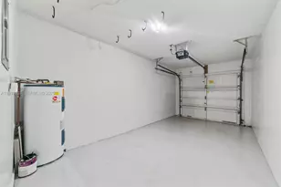 2202 W Discovery Cir W, Deerfield Beach, FL 33442 - Photo 31