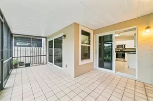 2202 W Discovery Cir W, Deerfield Beach, FL 33442 - Photo 11