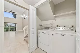 2202 W Discovery Cir W, Deerfield Beach, FL 33442 - Photo 17