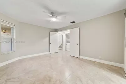 2202 W Discovery Cir W, Deerfield Beach, FL 33442 - Photo 21