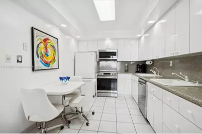 5001 Collins Ave #5G, Miami Beach, FL 33140 - Photo 7