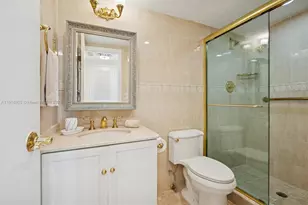 5001 Collins Ave, Miami Beach, FL 33140 - Photo 15