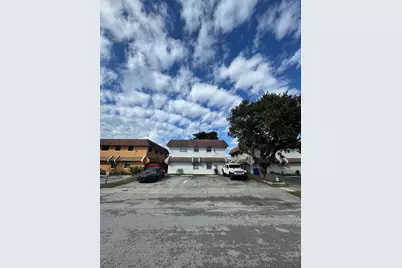 1741 SW 40th Ter, Fort Lauderdale, FL 33317 - Photo 1