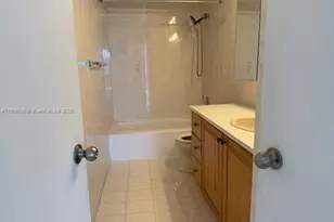 5401 Collins Ave, Miami Beach, FL 33140 - Photo 29