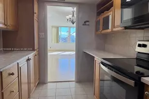 5401 Collins Ave, Miami Beach, FL 33140 - Photo 25