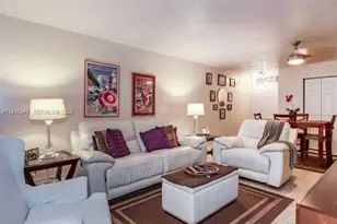 212 Lake Pointe Dr, Oakland Park, FL 33309 - Photo 9