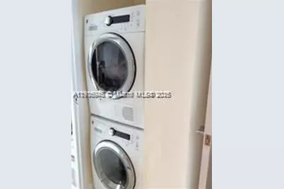 2333 Brickell Ave #2215, Miami, FL 33129 - Photo 15