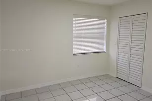 311 W Park Dr, Miami, FL 33172 - Photo 37