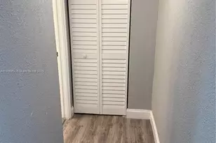 291 NE 112th St, Miami, FL 33161 - Photo 21