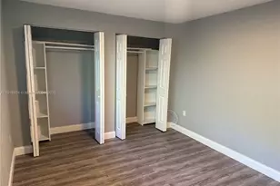 291 NE 112th St, Miami, FL 33161 - Photo 13