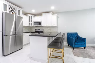 11510 SW 7th St, Sweetwater, FL 33174 - Photo 3