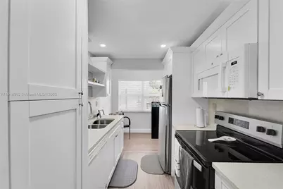 8405 NW 61st St #D207, Tamarac, FL 33321 - Photo 3