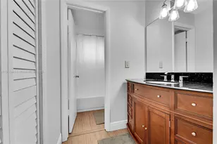 8405 NW 61st St, Tamarac, FL 33321 - Photo 9