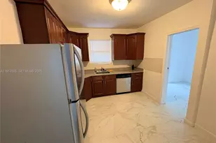 1560 NW 25th Ave, Miami, FL 33125 - Photo 9