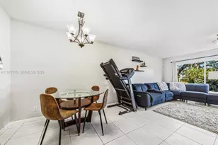 8945 NW 38th Dr, Coral Springs, FL 33065 - Photo 7