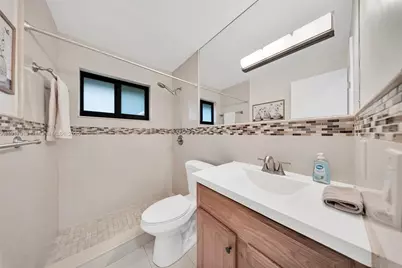 202 NW 60th Ave, Miami, FL 33126 - Photo 11