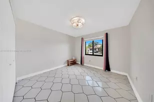 202 NW 60th Ave, Miami, FL 33126 - Photo 9