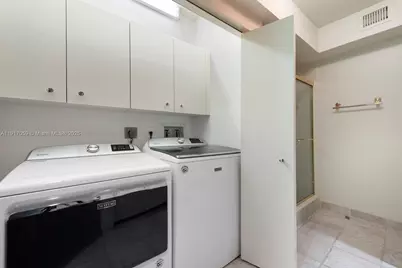 20281 E Country Club Dr #1009, Aventura, FL 33180 - Photo 35