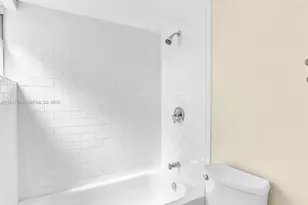 1353 Springside Dr, Weston, FL 33326 - Photo 37