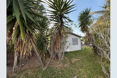 13401 SW 265th Ter, Homestead, FL 33032 - Photo 3