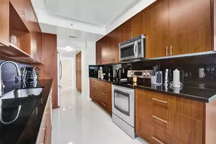 20281 E Country Club Dr, Aventura, FL 33180 - Photo 27