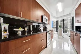 20281 E Country Club Dr, Aventura, FL 33180 - Photo 29