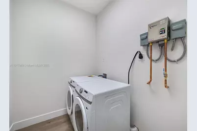 535 NW 52nd St, Miami, FL 33127 - Photo 39