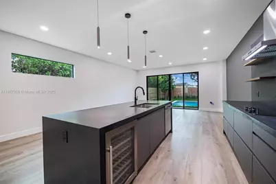 535 NW 52nd St, Miami, FL 33127 - Photo 11