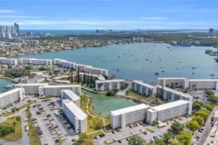 2859 Leonard Dr, Aventura, FL 33160 - Photo 9