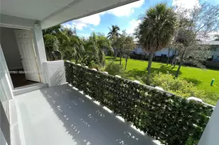 980 NE 170th St, North Miami Beach, FL 33162 - Photo 15