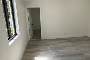980 NE 146th St, North Miami, FL 33161 - Photo 33