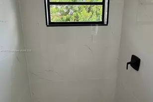980 NE 146th St, North Miami, FL 33161 - Photo 29