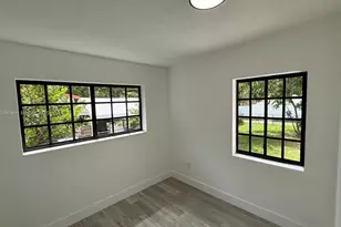 980 NE 146th St, North Miami, FL 33161 - Photo 31