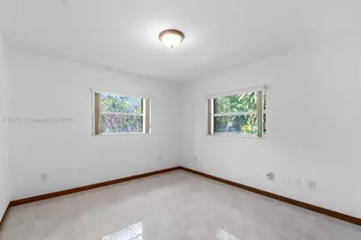 9085 SW 157th St, Palmetto Bay, FL 33157 - Photo 13