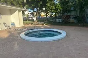 4001 Hillcrest Dr, Hollywood, FL 33021 - Photo 17