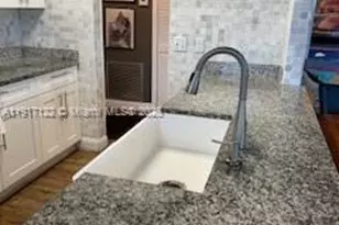 4001 Hillcrest Dr, Hollywood, FL 33021 - Photo 9