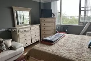 4001 Hillcrest Dr, Hollywood, FL 33021 - Photo 11