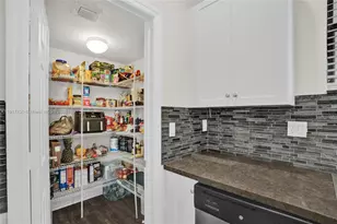 2502 NE 1st St, Homestead, FL 33033 - Photo 13