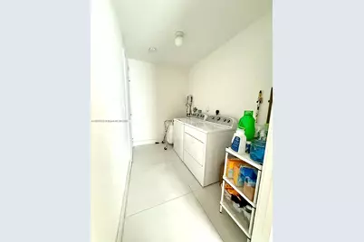 9165 NW 33rd St, Doral, FL 33172 - Photo 13