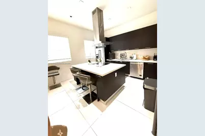 9165 NW 33rd St, Doral, FL 33172 - Photo 9