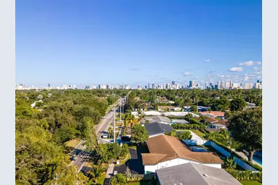 1850 NE 199th St, Miami, FL 33179 - Photo 25